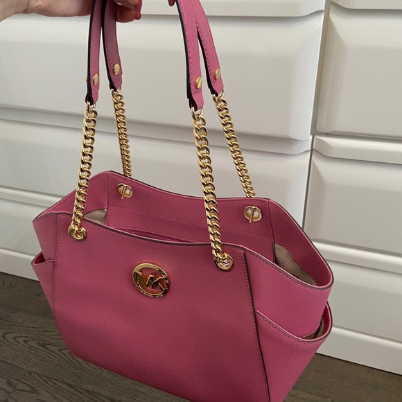 Brand New Michael Kors - Picture 3 of 4